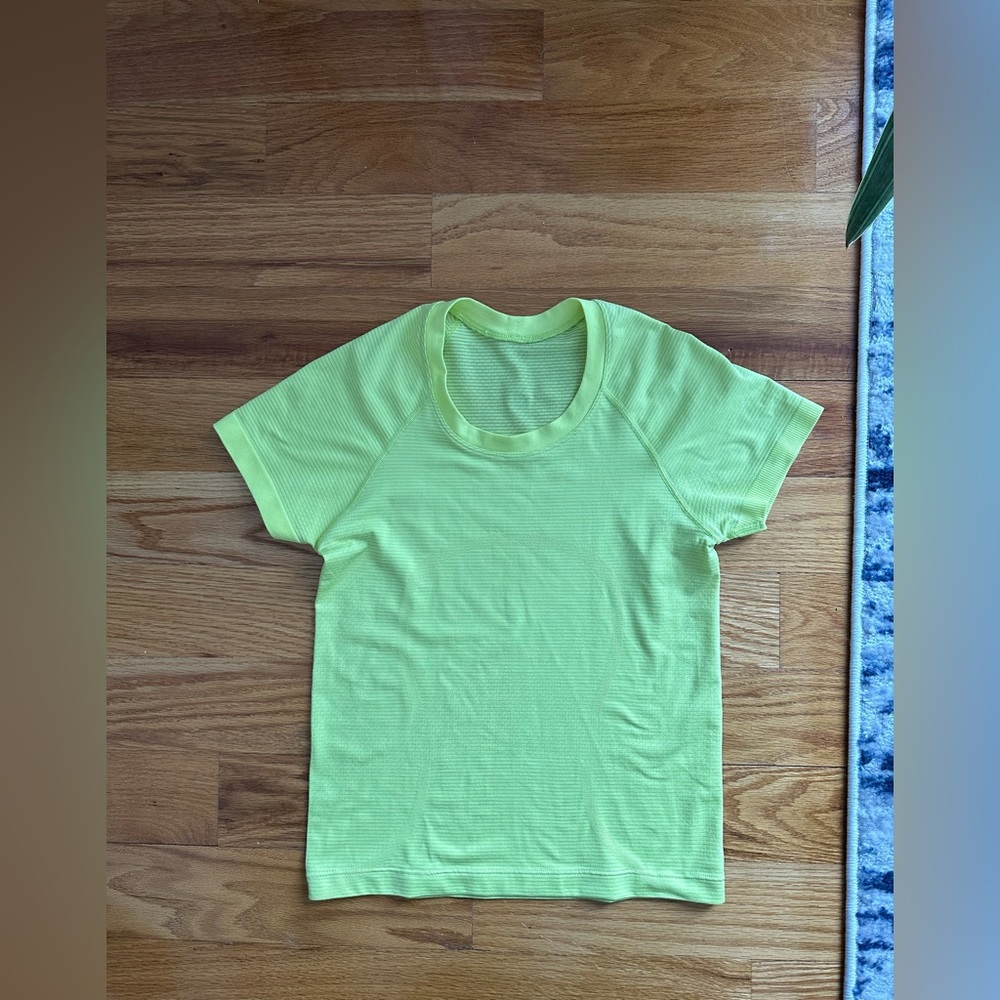 Lululemon Swiftly Tech Short Sleeve 2.0